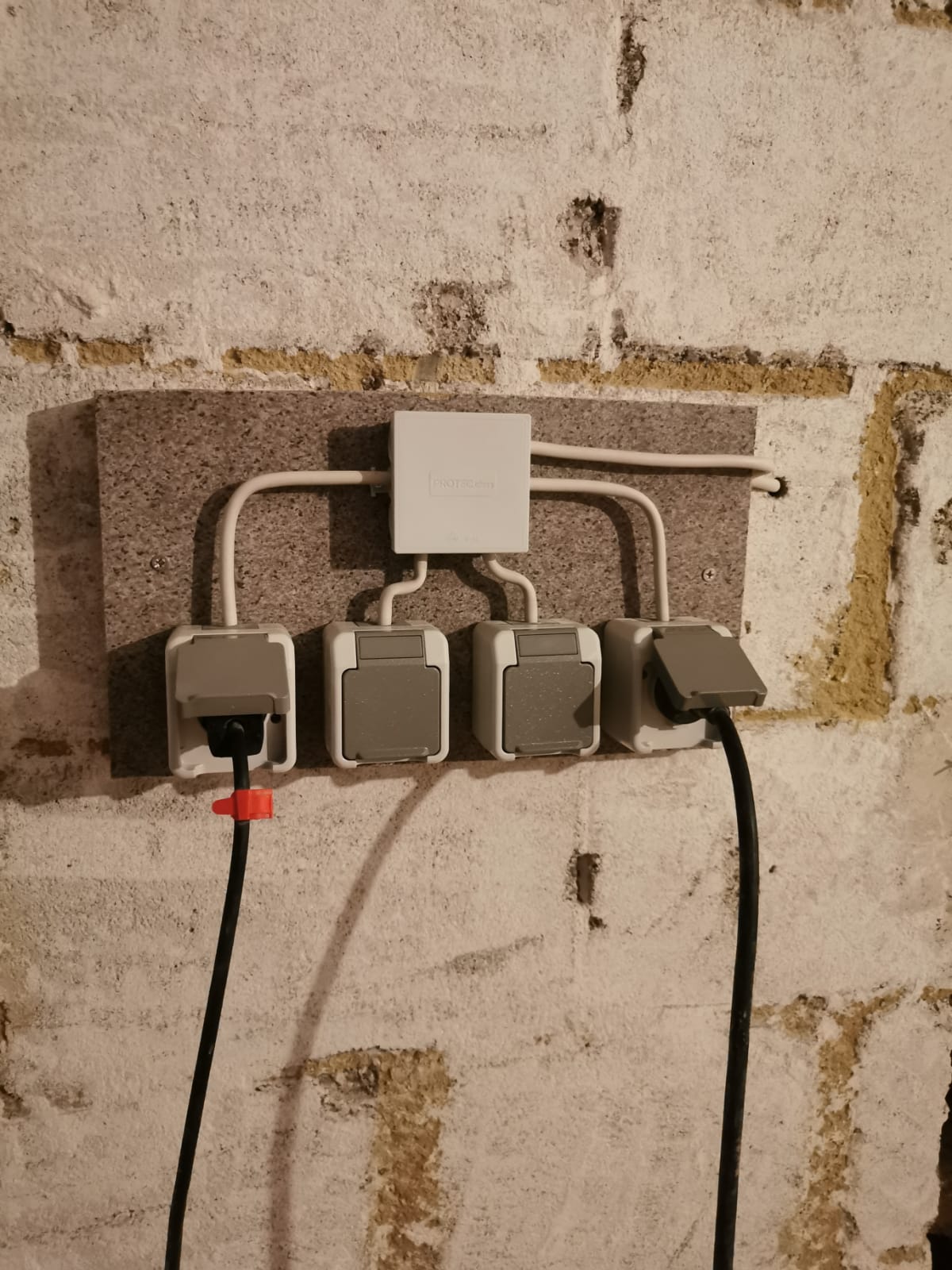 Neuer Strom aus der Wand
